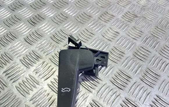 Volkswagen PASSAT B8 Engine bonnet (hood) release handle 517823633B 6R1823533