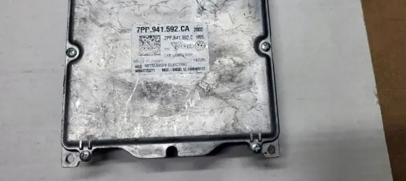 Volkswagen Passat Alltrack Voltage converter/converter module 