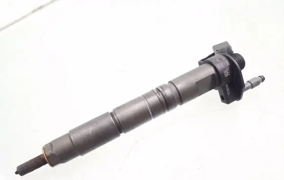 Mercedes-Benz E A207 Fuel injector A6420701187 0445116026