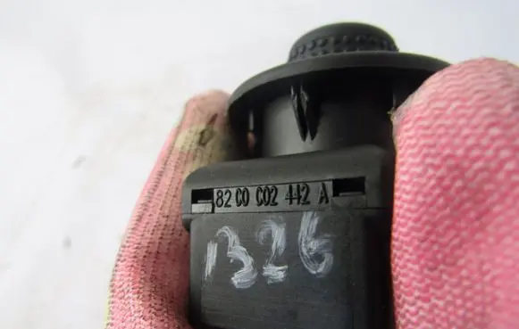 Renault Laguna II Wing mirror switch 8200002442A