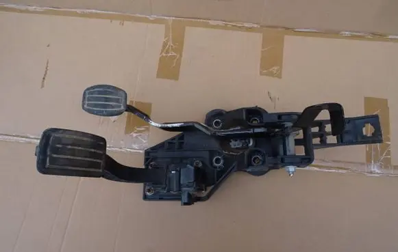 Citroen Berlingo Accelerator throttle pedal 028075500C 4031461 86ET63