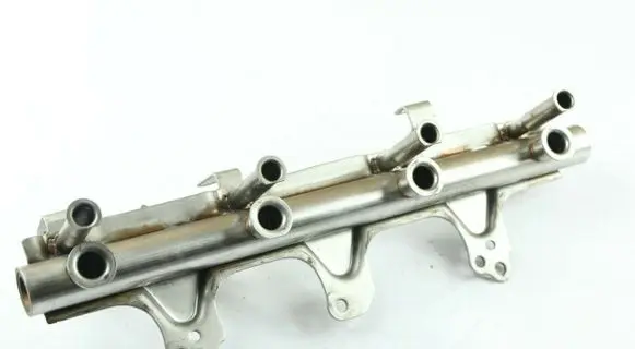 Audi A4 S4 B8 8K Fuel injector supply line/pipe 06J133317J