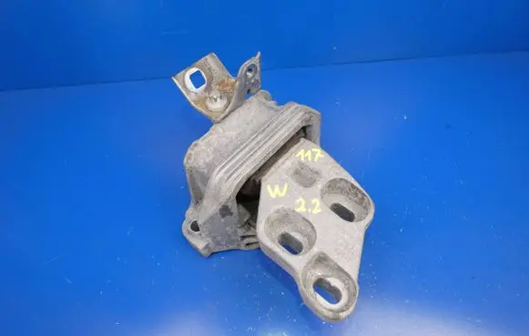 Mercedes-Benz CLA C117 X117 W117 Engine mounting bracket A2462100217