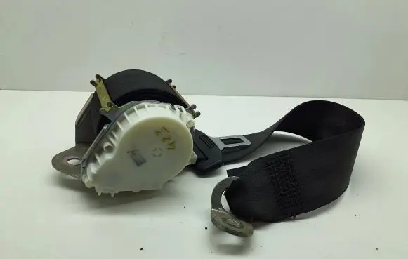 Audi A3 S3 A3 Sportback 8P Rear seatbelt 33030032C 280901