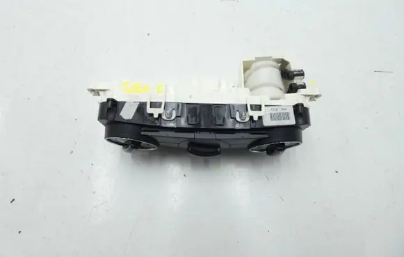 Mercedes-Benz B W245 Climate control unit A1698300585 0504282B 69780002