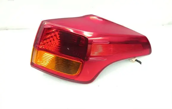 Toyota RAV 4 (XA40) Rear/tail lights 13669