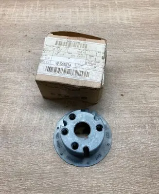 Volkswagen PASSAT B7 Timing belt guard (cover) 03L130227