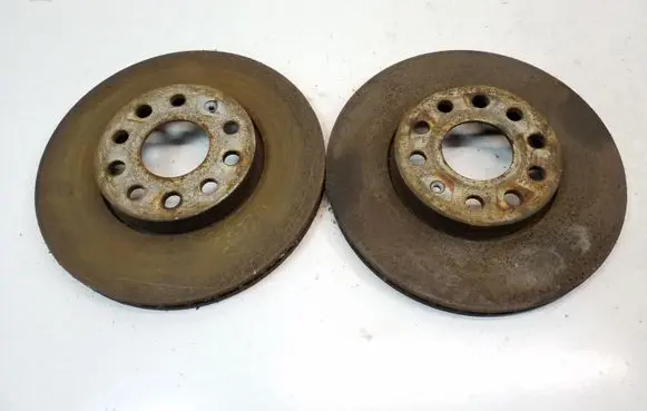 Volkswagen Jetta VI Front brake disc
