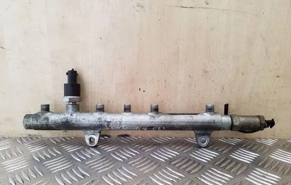 Volvo S40, V40 Fuel main line pipe 0445214024 7700114017 0281002405