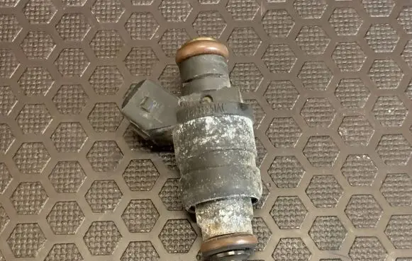 Audi A6 S6 C5 4B Fuel injector 078133551AC