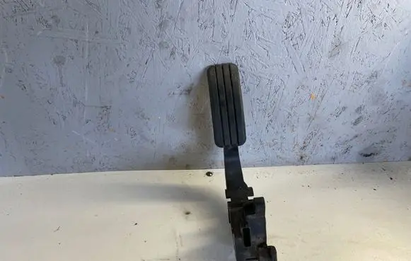 Renault Fluence Accelerator throttle pedal 180100024R