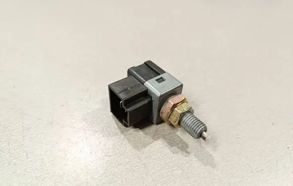 Hyundai Santa Fe Brake pedal sensor switch 9381038100