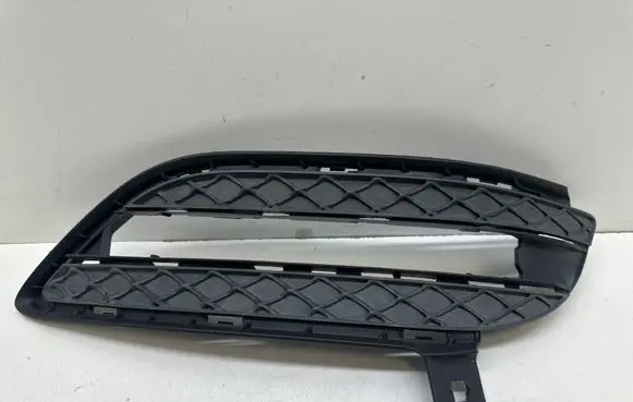 Mercedes-Benz B W246 W242 Front fog light trim/grill A2468850722