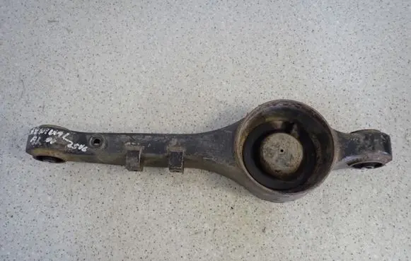 KIA Carens II Front control arm 