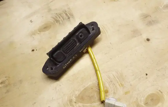 Citroen C4 Aircross Tailgate opening switch 