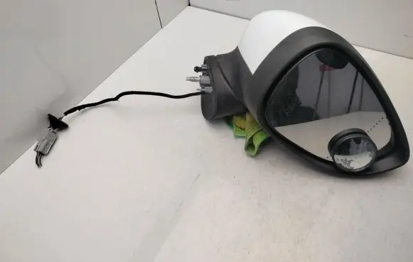 Ford Fiesta Front door electric wing mirror