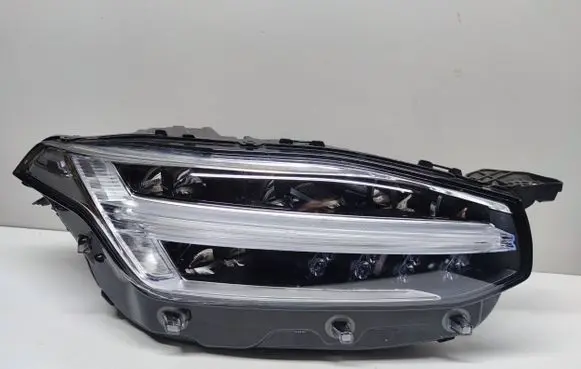 Volvo XC90 Headlight/headlamp 32338961