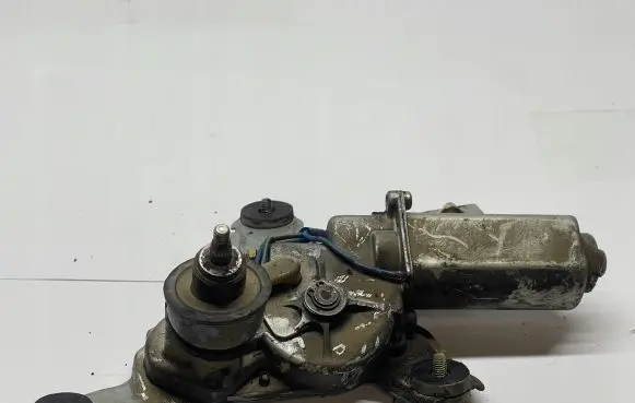 Toyota RAV 4 (XA10) Rear window wiper motor 8513042010