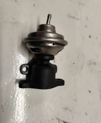 Audi A4 S4 B5 8D EGR valve 028131501e