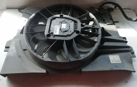Volvo XC70 Electric radiator cooling fan 30741144 30741238 1137328116