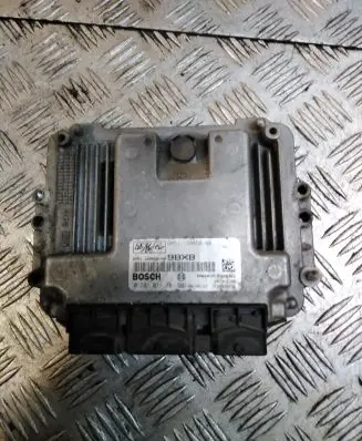 Ford Focus Engine control unit/module 6M5112A650NB 0281011701