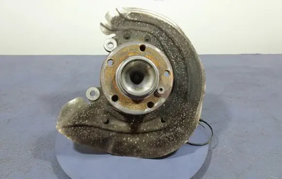 BMW 6 F12 F13 Front wheel hub spindle knuckle 6853652