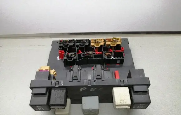 Volkswagen PASSAT B6 Comfort/convenience module 3C0937049H
