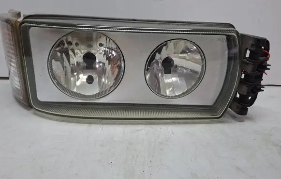Iveco Daily 3rd gen Headlight/headlamp S27647352 504047579