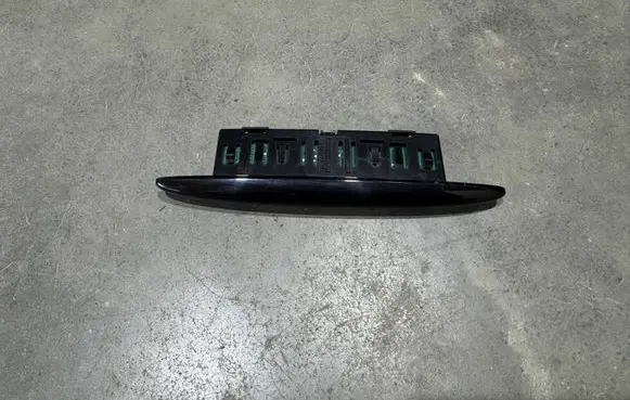 Mercedes-Benz A W176 Parking PDC sensor display screen A1725420023