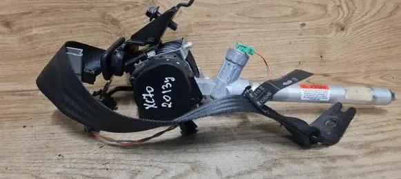 Volvo XC70 Rear seatbelt 39821969