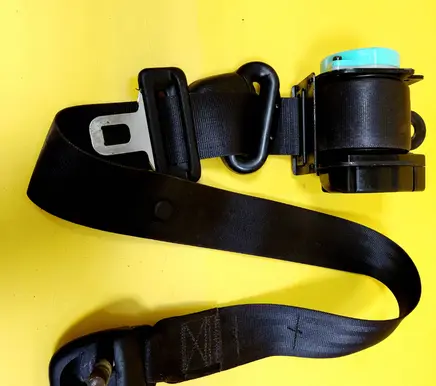 Chrysler Voyager Front seatbelt 4680193