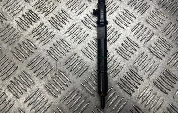 Audi A6 S6 C5 4B Fuel injector 059130201E