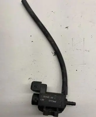 Opel Zafira B Engine mount vacuum valve 72244800