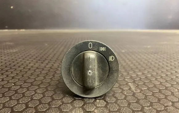 BMW 5 E39 Light switch 8363683