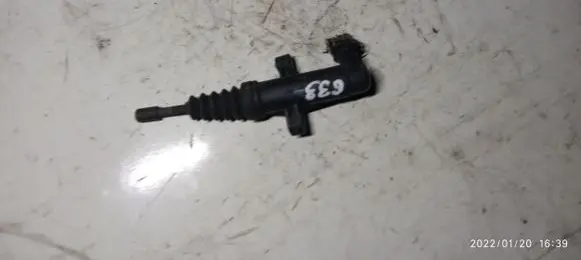 Clutch slave cylinder