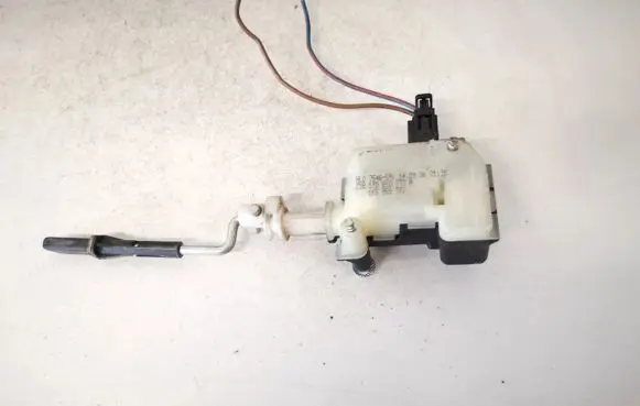 Volkswagen Touran I Central locking motor 1t0810773a 1k5959782