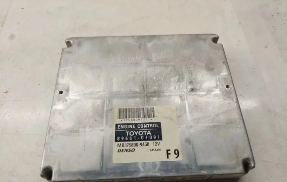 Toyota Corolla Verso AR10 Engine control unit/module MB1758009430 896610F091