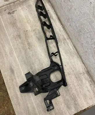 BMW X5 E70 Fender mounting bracket 10503410 715799