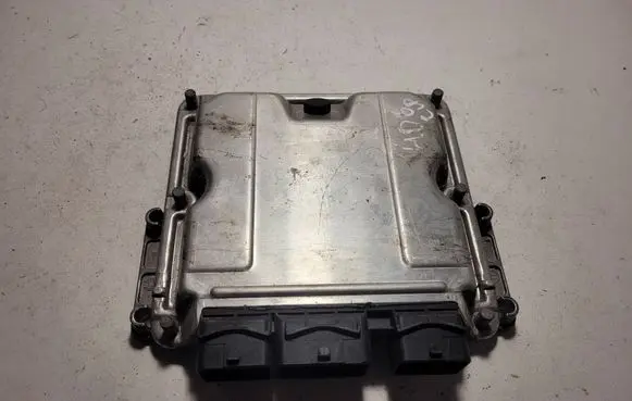Peugeot 406 Engine control unit/module 9644200280 EDC15C2 0281010876