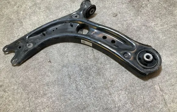 Front lower control arm/wishbone
