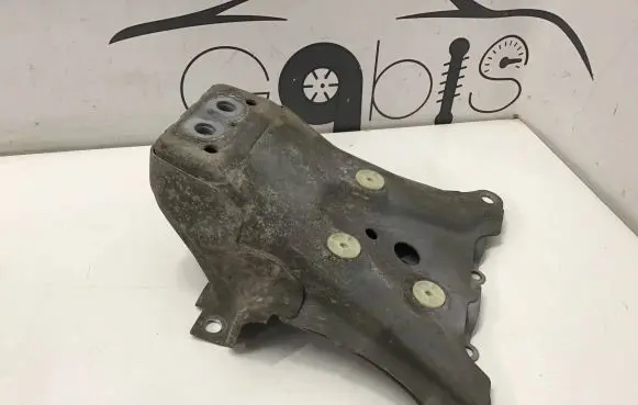 BMW 4 G22 G23 G24 G26 Rear differential/diff mount bracket 7432154