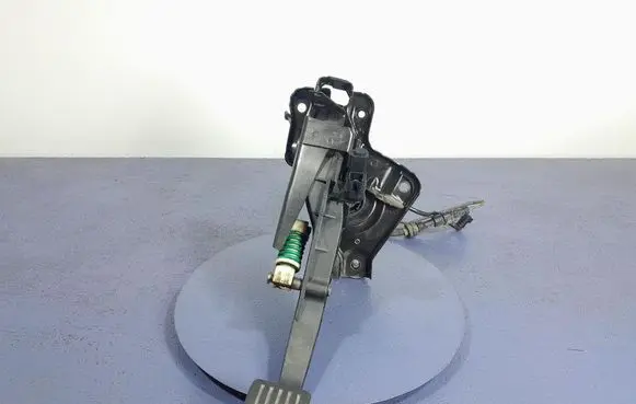 Ford S-MAX Accelerator throttle pedal 7G9N-7B633NB