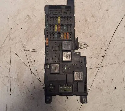 Volvo S40, V40 Fuse module 518322110 452993 001116413355