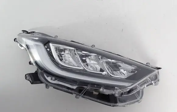 Toyota Yaris XP210 Headlight/headlamp KO8
