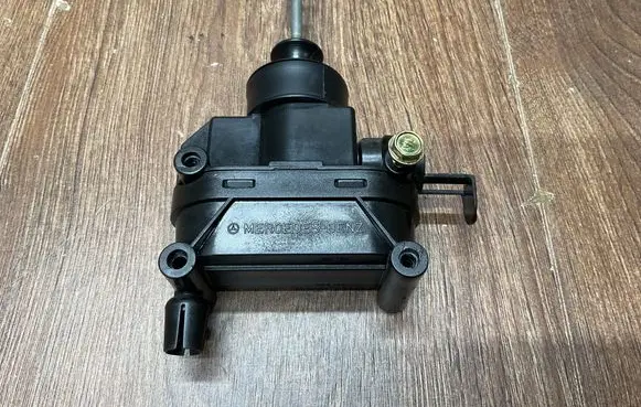 Mercedes-Benz SL AMG R129 Engine mount vacuum valve A1248001875 A1248002175