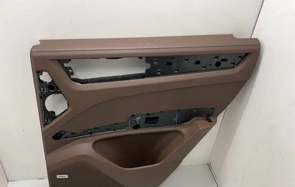 Porsche Cayenne (9Y0 9Y3) Rear door card panel trim