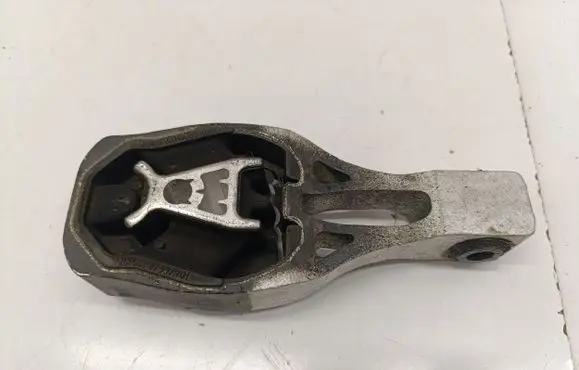 Opel Astra L Gearbox mounting bracket 9811786680