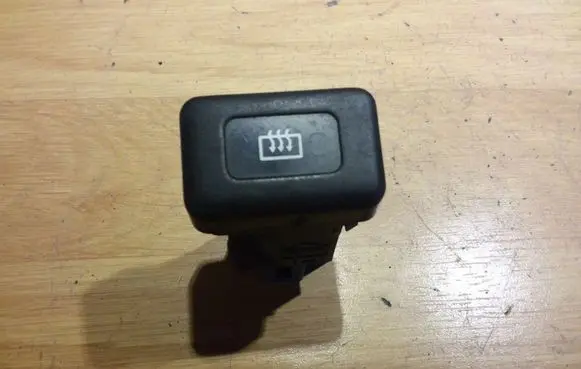 Nissan Almera Windscreen/window heater switch