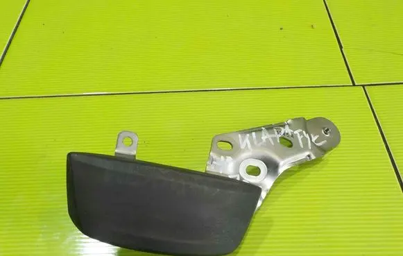 Citroen C1 Tailgate glass/window release handle HP125