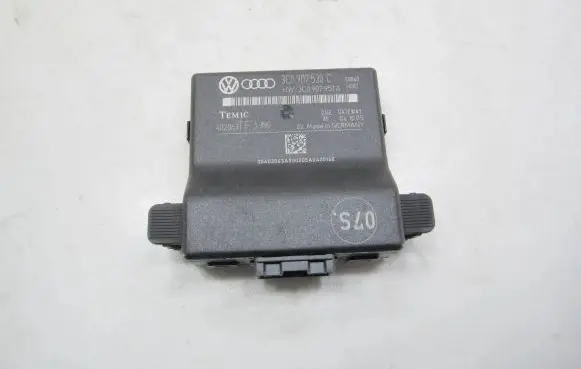 Volkswagen PASSAT B7 Gateway control module 3C0907951A 3C0907530C